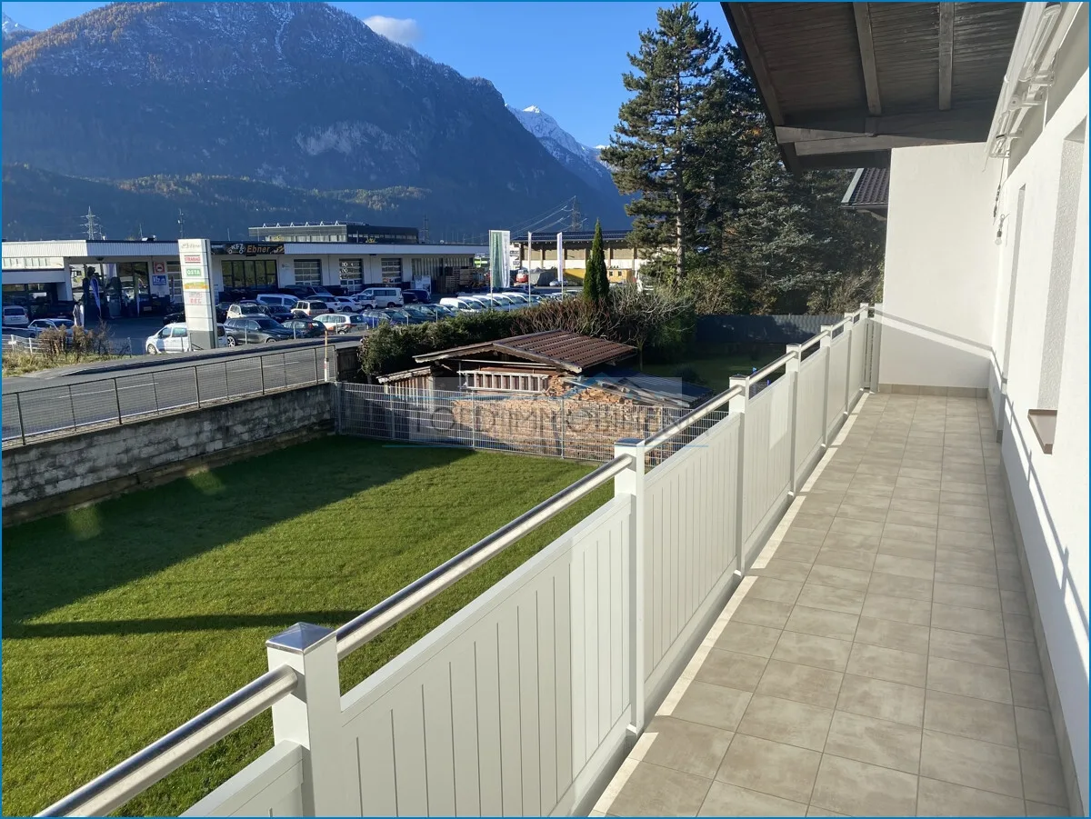 Balkon Süd mit 2 elektrischen Markisen