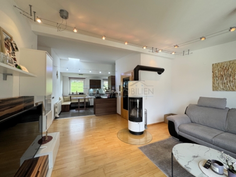 großzügige, helle 3-Zimmer Dachgeschoß-Mietwohnung mit Terrasse, 9918 Strassen, Dachgeschoss