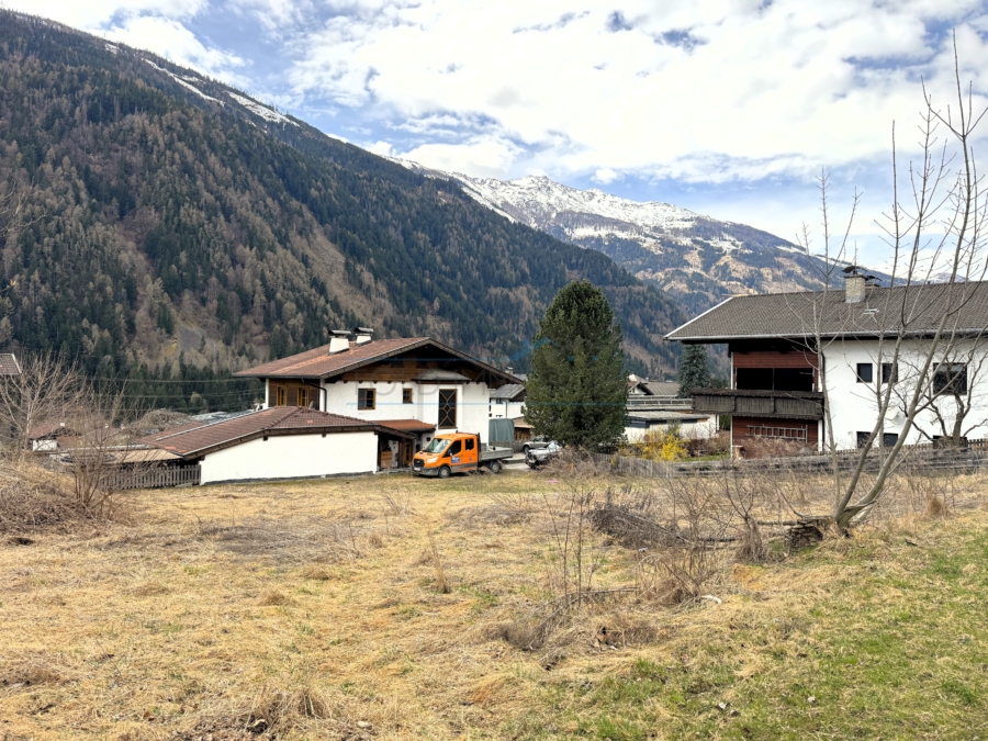 Grundstück in Wohnsiedlung