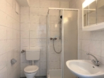 Badezimmer 1 - Mietwohnung im EG – perfekt für „wohnen & arbeiten“