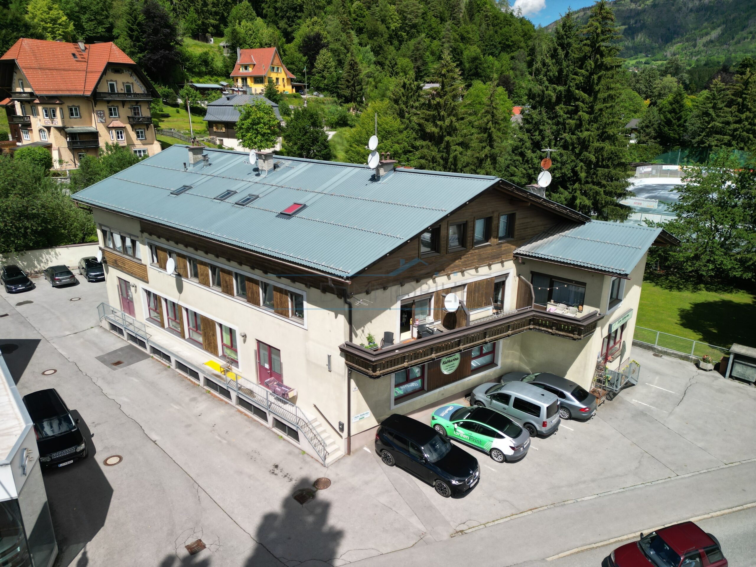 Wohn- und Geschäftshaus